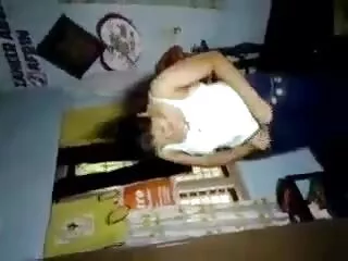 Naughty GF სვამს სველს