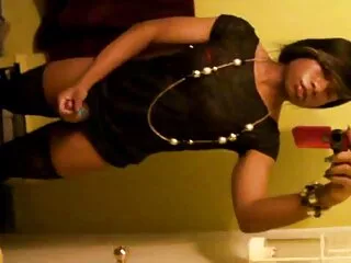 Nerdy ქალები Fingering და Toying მისი Pussy